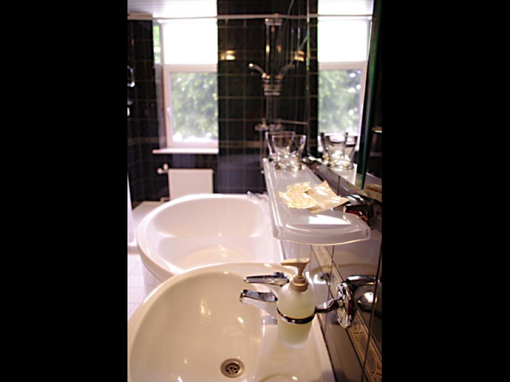 Hotel Krunk Sillamäe Oda fotoğraf